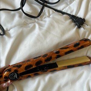 Amika Leopard Print Hair Straightener